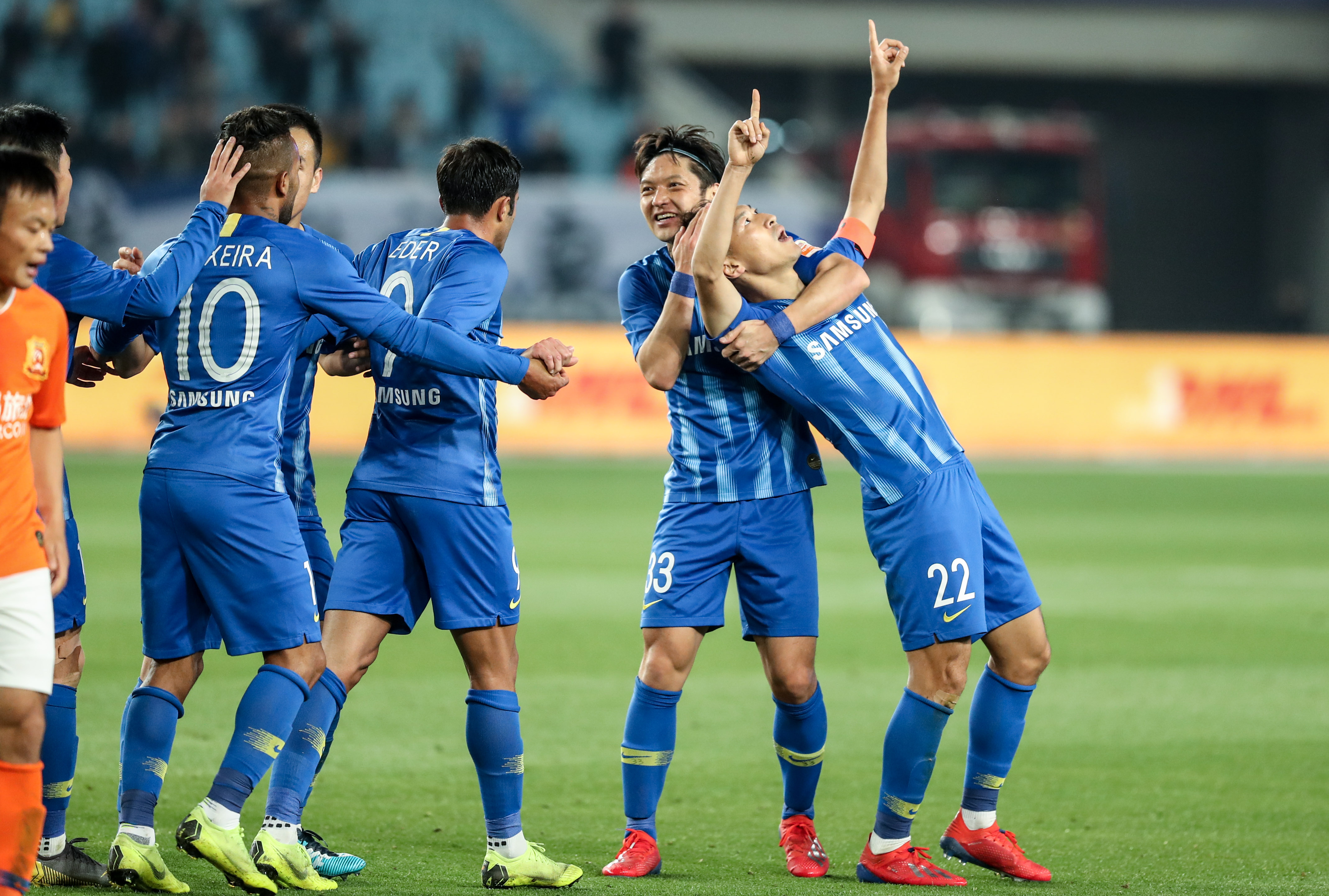 冒泡赛第一日WBG vs LNG赛前海报：三号种子稳辣！