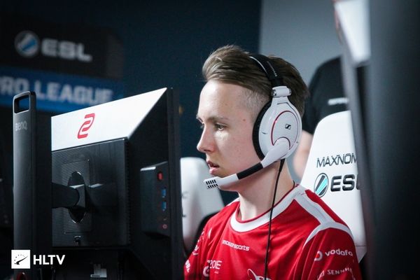 观看上海Major RMR的观众数量是 Austin 的两倍；Major RMR